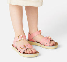 Load image into Gallery viewer, Salt Water Sandals / Sandalen / Sweetheart / Pink