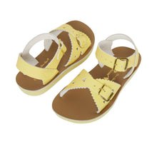 Load image into Gallery viewer, Salt Water Sandals / Sandalen / Sweetheart / Butter