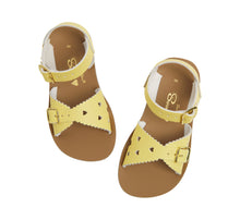 Load image into Gallery viewer, Salt Water Sandals / Sandalen / Sweetheart / Butter