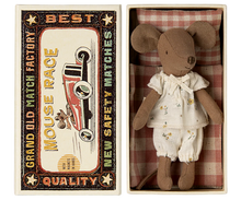Load image into Gallery viewer, Maileg / Mouse in Box / Big Sister / Sleep