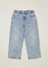 Load image into Gallery viewer, Main Story / Loose Jean / Light Blue Denim