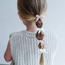 Load image into Gallery viewer, Mimi &amp; Lula / Granny knitted bow mini ponies