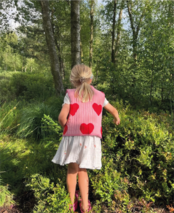 Sissel Mini / Honey Mini Quilted Vest / Red Hearts