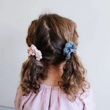Load image into Gallery viewer, Mimi &amp; Lula / Scrunchies / Floral