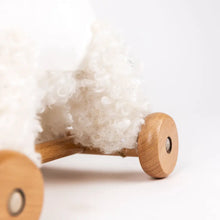 Load image into Gallery viewer, Egmont Toys / Pull-Along Lola