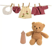 Load image into Gallery viewer, Egmont Toys / Morrissette With Clothes