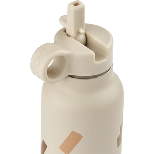 Liewood / Falk / Water Bottle 500 ml / Graphic Alphabet Sandy