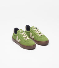 Load image into Gallery viewer, Veja  / Volley / Kiwi Pierre Bark