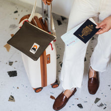 Load image into Gallery viewer, Ykra / Side Pouch / Khaki