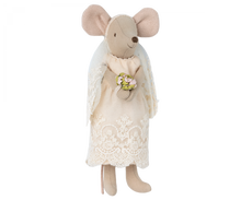 Load image into Gallery viewer, Maileg / Wedding Mice Couple In A Box