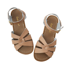 Load image into Gallery viewer, Salt Water Sandals / Sandalen / Original / Latte