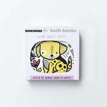 Load image into Gallery viewer, Wee Gallery / Magisch Bad Boekje / Who loves pets?