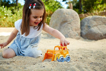 Load image into Gallery viewer, Green Toys / 2+ / Scooper / Graafmachine