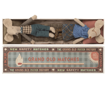 Load image into Gallery viewer, Maileg / Grandpa &amp; Grandma Mice In Matchbox