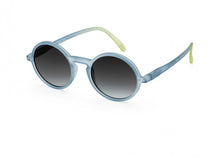 Load image into Gallery viewer, Izipizi / Zonnebril / Sunglasses / Junior (3-10 jaar) / G / Blue Mirage